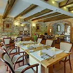 דירה Zamecka Fortovna Obora - Forester House