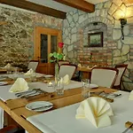 Zamecka Fortovna Obora - Forester House