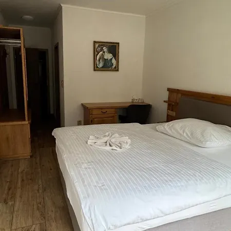 Апартаменты Zamecka Fortovna Obora - Forester House