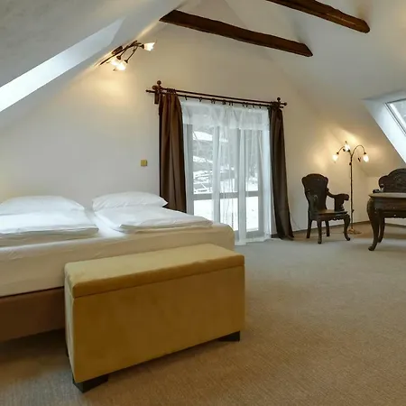 Апартаменты Zamecka Fortovna Obora - Forester House Kaznejov