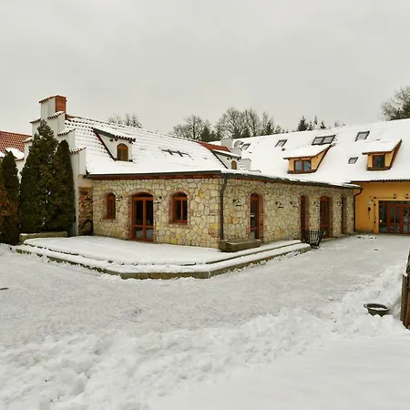 아파트 Zamecka Fortovna Obora - Forester House