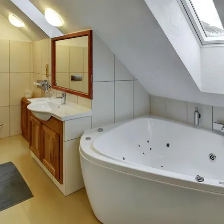 Zamecka Fortovna Obora - Forester House Апартаменты *
