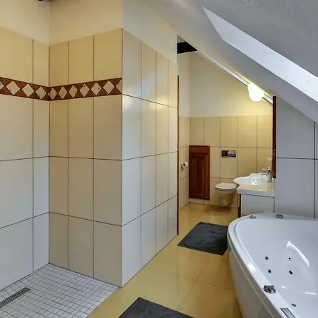 Zamecka Fortovna Obora - Forester House *