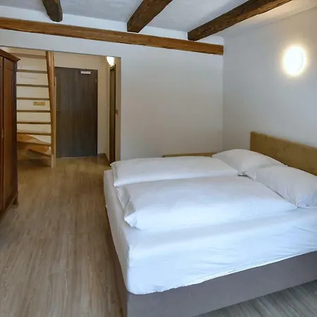 Zamecka Fortovna Obora - Forester House Апартаменты Kaznejov