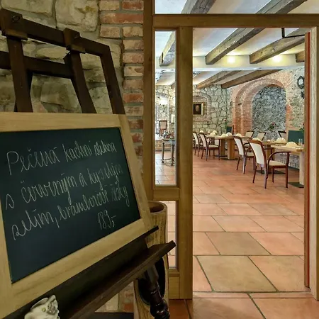 Апартаменты Zamecka Fortovna Obora - Forester House Kaznejov
