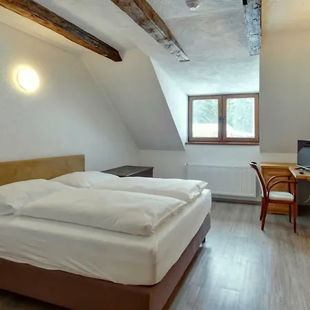 Zamecka Fortovna Obora - Forester House * Kaznejov