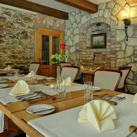 Zamecka Fortovna Obora - Forester House