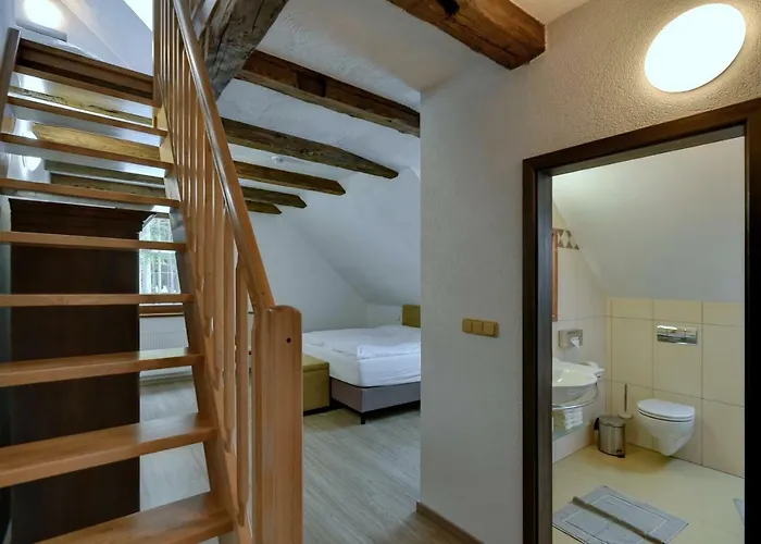 Zamecka Fortovna Obora - Forester House 아파트