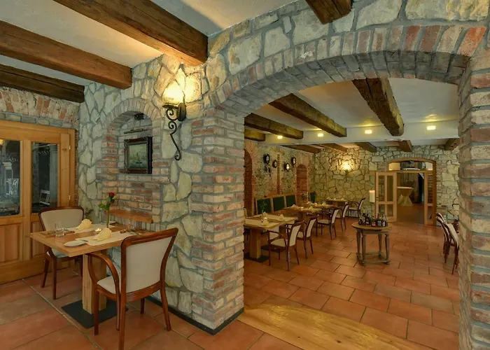 아파트 Zamecka Fortovna Obora - Forester House